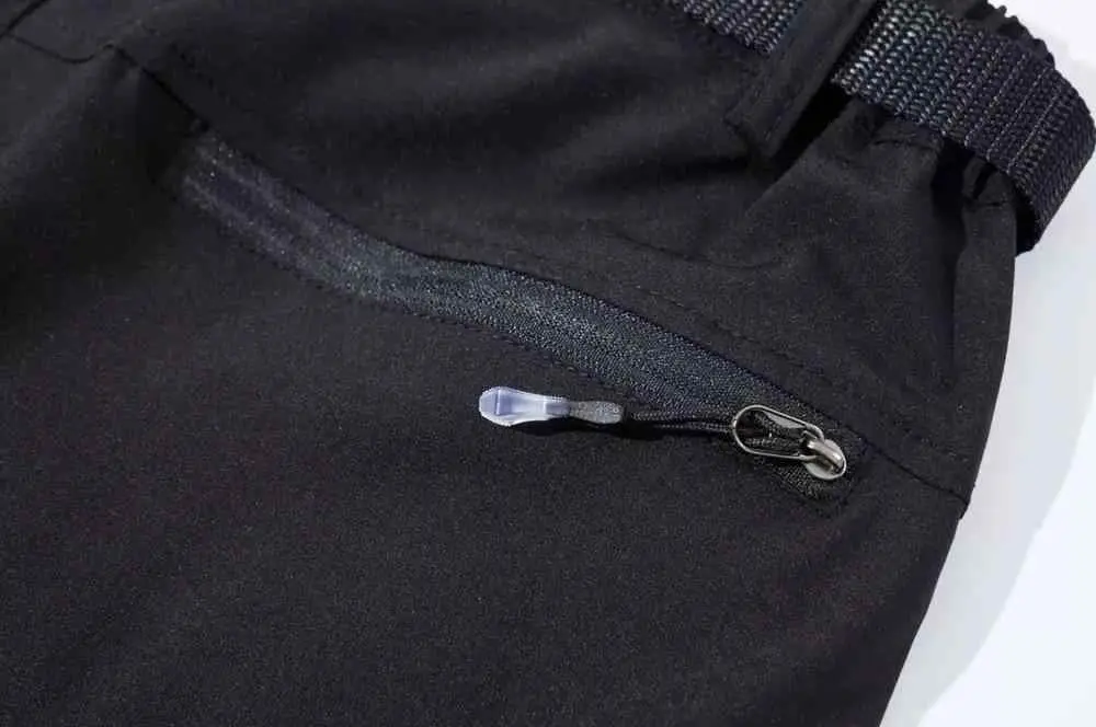 Ultralight Quick-Dry Zipper Cargo Pants - Back Pocket Ilustration.webp